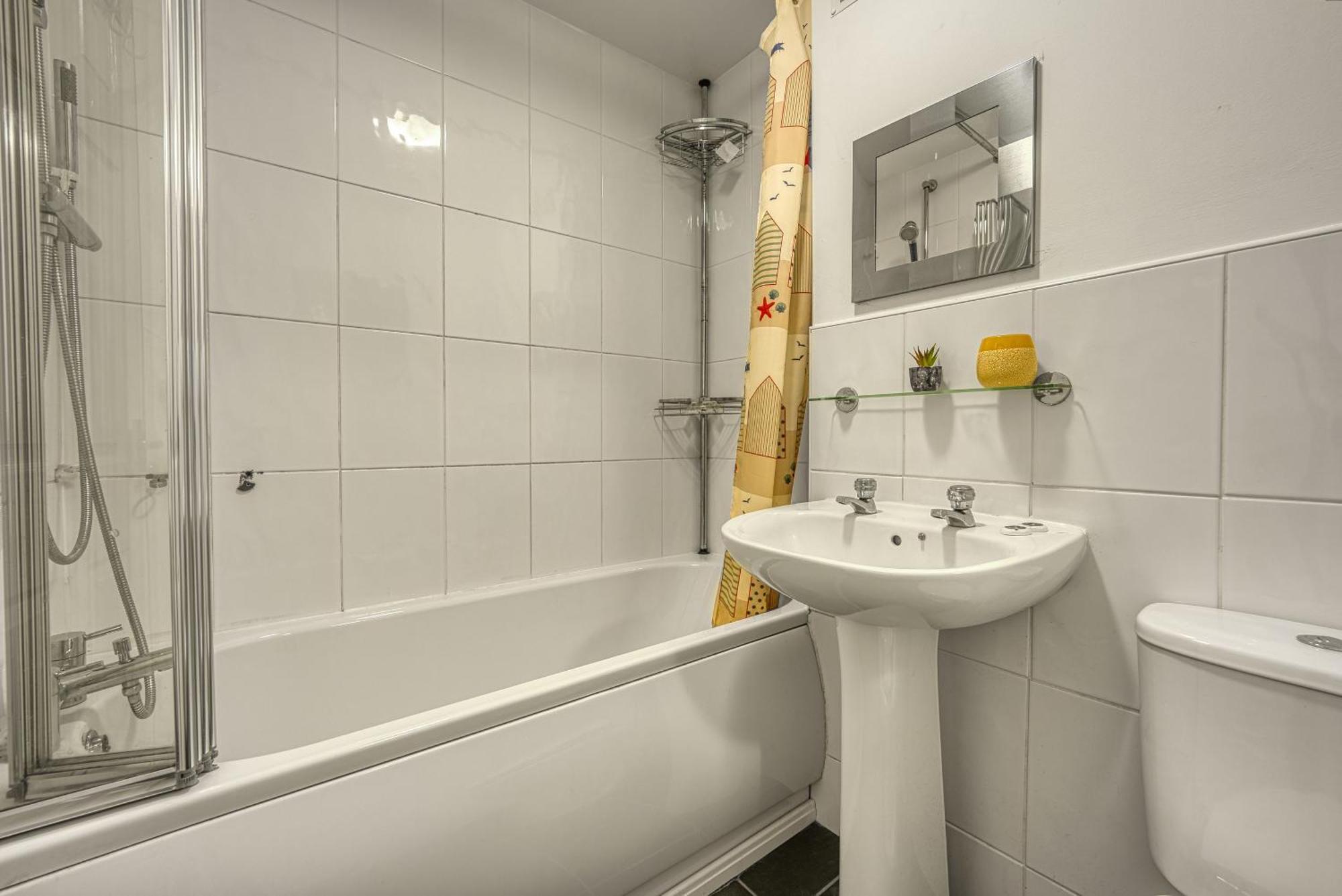 Nec Exhibitor Home, Stay Near Birmingham Airport Exterior photo
